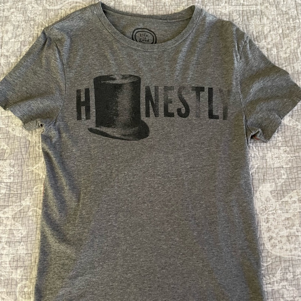 Honest Abe top hat 🎩 mens t shirt life is good brand size M like new.